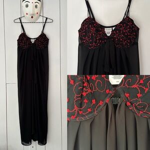 VTG DELICATES Black Lingerie Gown Sz M Red Embroidered Hearts Sheer Open Front